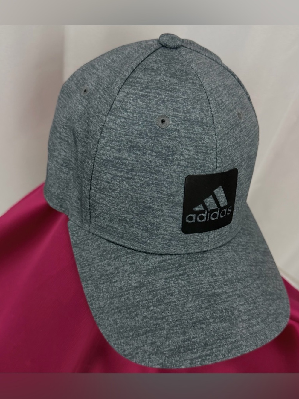 adidas Lightweight Gray Heather Logo Aeroready Flexfit Baseball Cap.  S/M.  NWOT